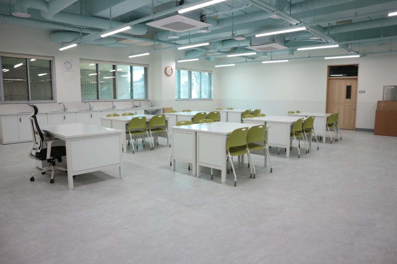 오산 특성화고등학교 NPOZ 포졸란 바닥재 시공 현장